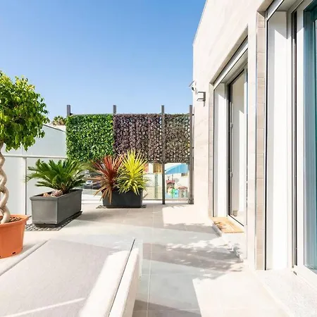 Oceanfront Penthouse Apartamento